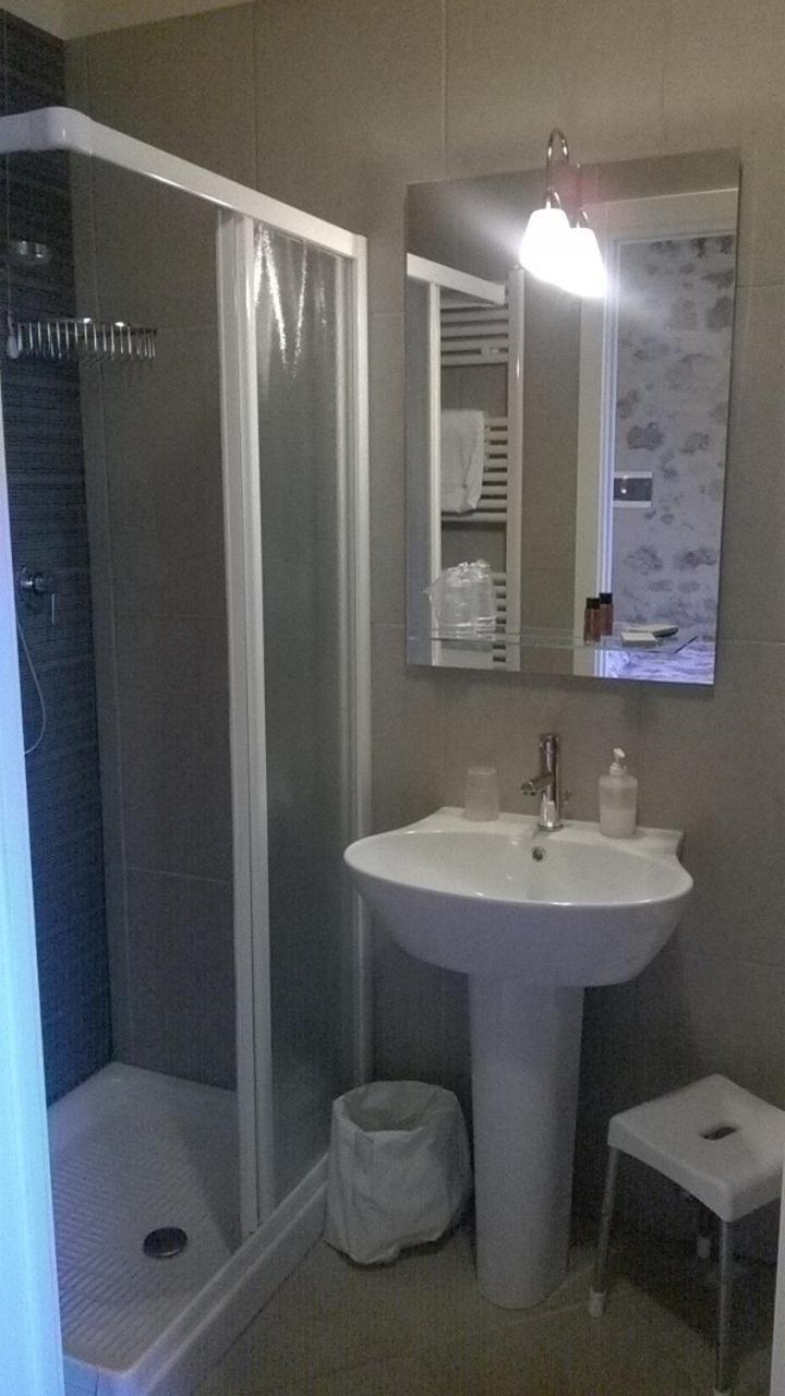 Arnolfo B&B Колле-ді-Валь-д'Ельса Номер фото